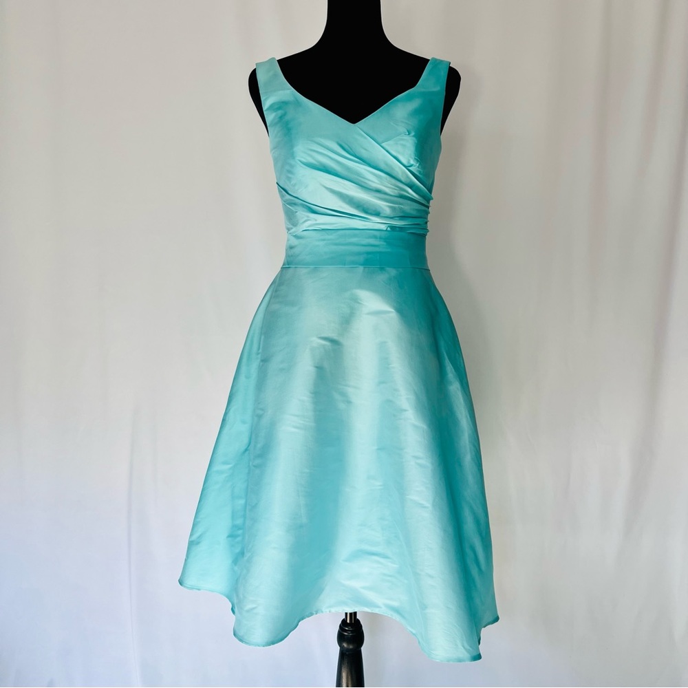 Fancy cocktail dress with pockets. Alfred Sung size 2. Vestido de quinceañera